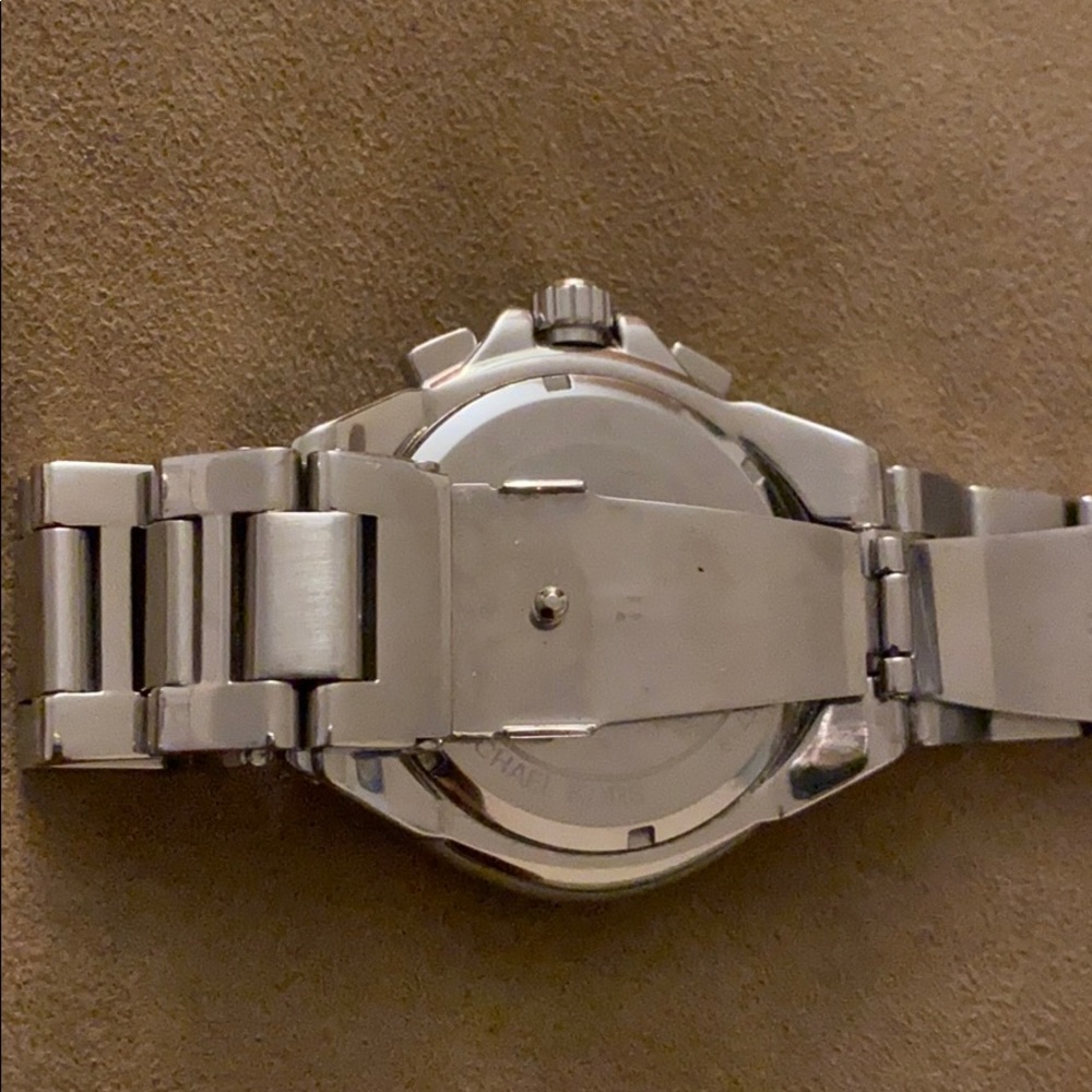 LIKE NEW MK Michael Kors Camille chronograph watch - Picture 5 of 8